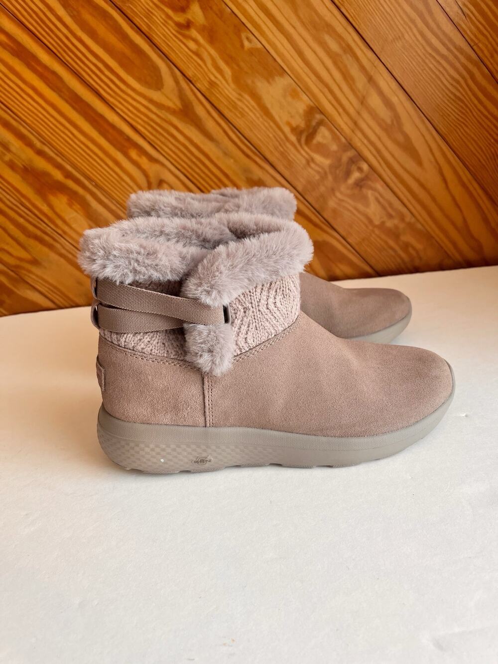 Skechers Women's On-the-GO City Winter Boots Taupe Size 7.5